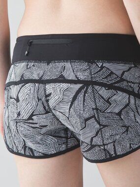 Lululemon Speed Shorts Women's 10 Brief-Lined Dottie Tribe Black White Running